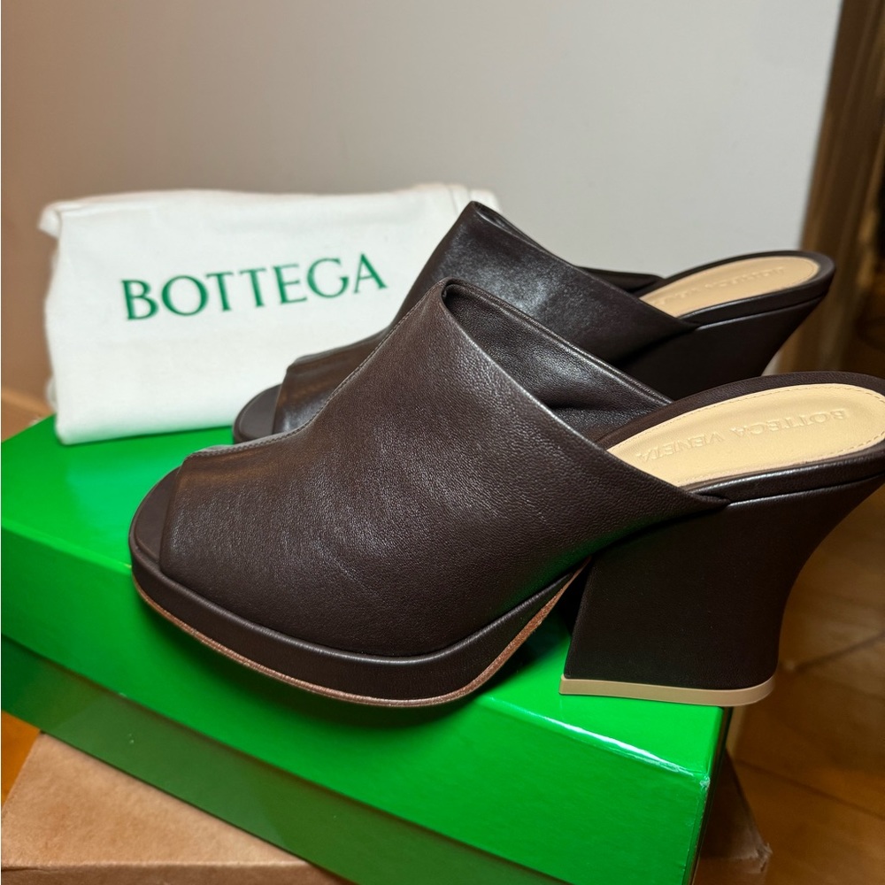 Bottega Veneta Stack Leather Mule brand new